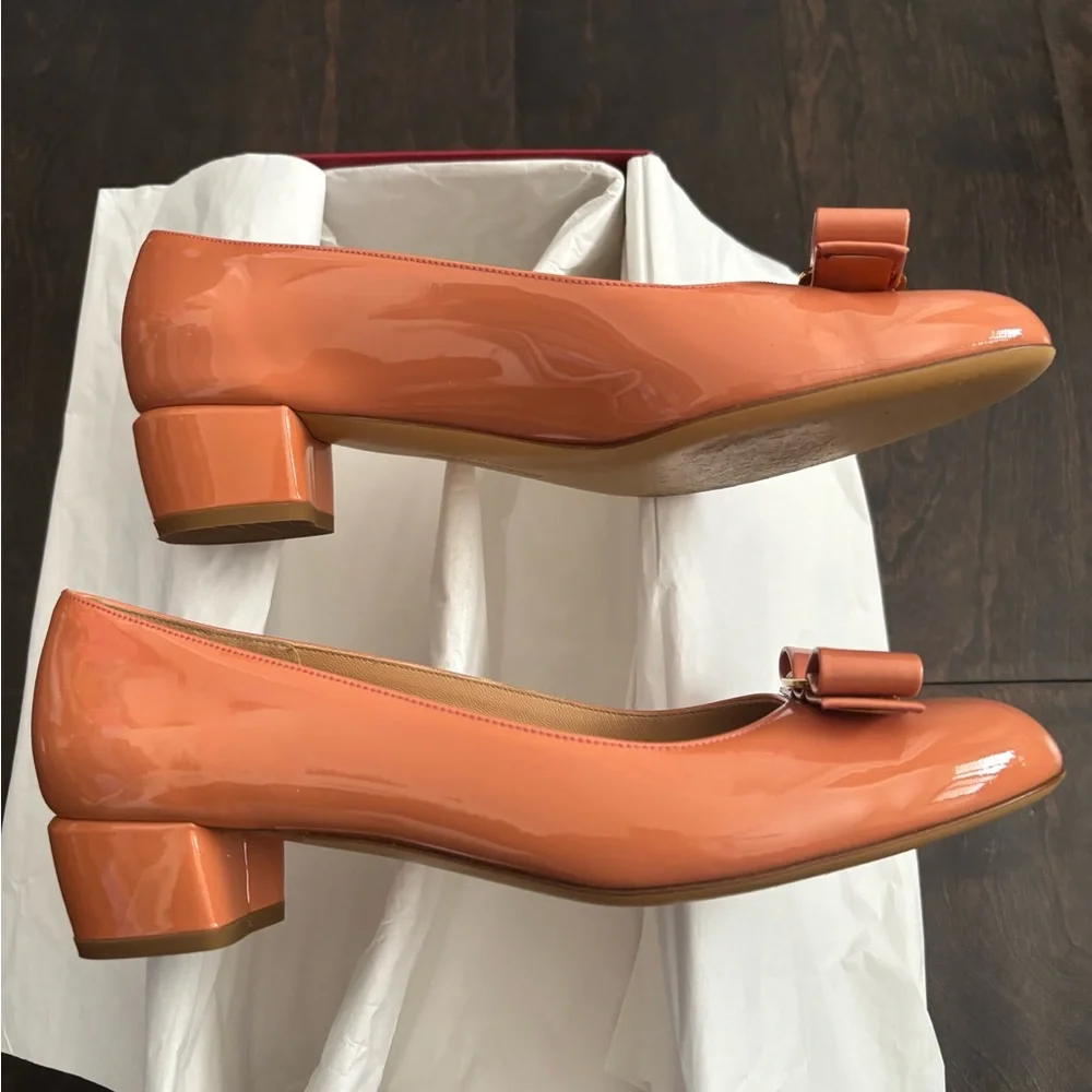 Salvatore Ferragamo Blush Nude Patent Leather Vara Bow Pumps - Picture 9 of 12